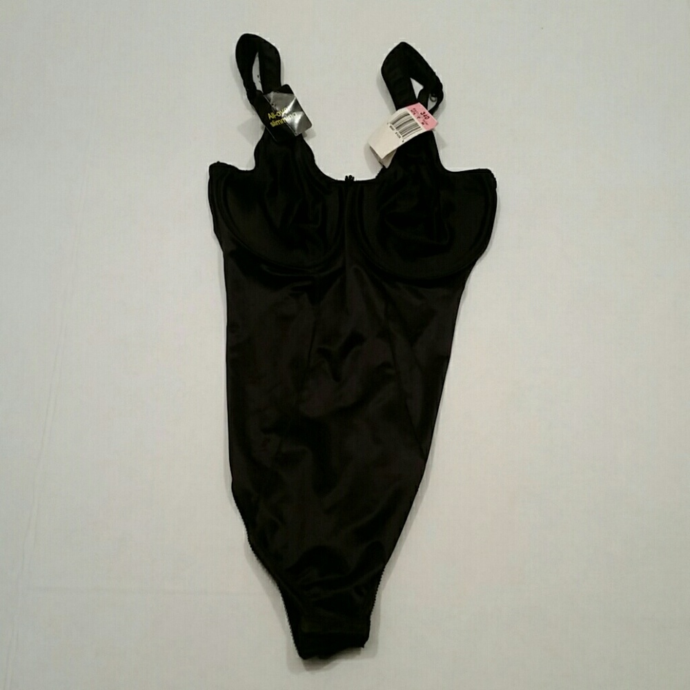 Bali all over Slimming one piece 34D NWT